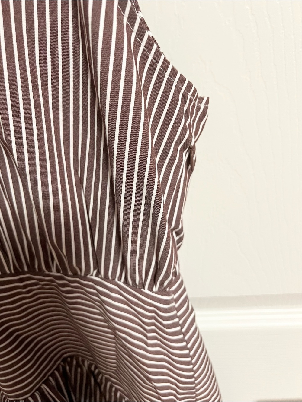 Tobie Sleeveless Shirt Dress by Exquise - Picture 6 of 13